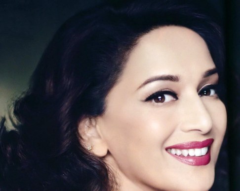 Madhuri Dixit Cute Smile Face HD Wallpaper