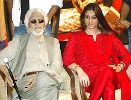 With Tabu, leading lady of Meenaxi: Tale of Three Cities