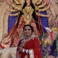 Rani Mukerji wishes all a very happy Durga Pujo (427×640)